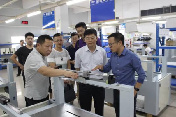 智能機(jī)器人與裝備制造”項(xiàng)目評(píng)審專家蒞臨我司指導(dǎo)交流